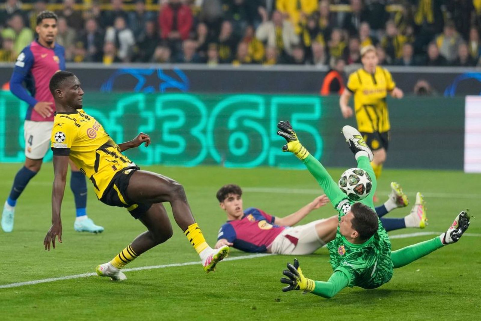 Barcelona Break Semi-Final Drought Despite Dortmund Defeat