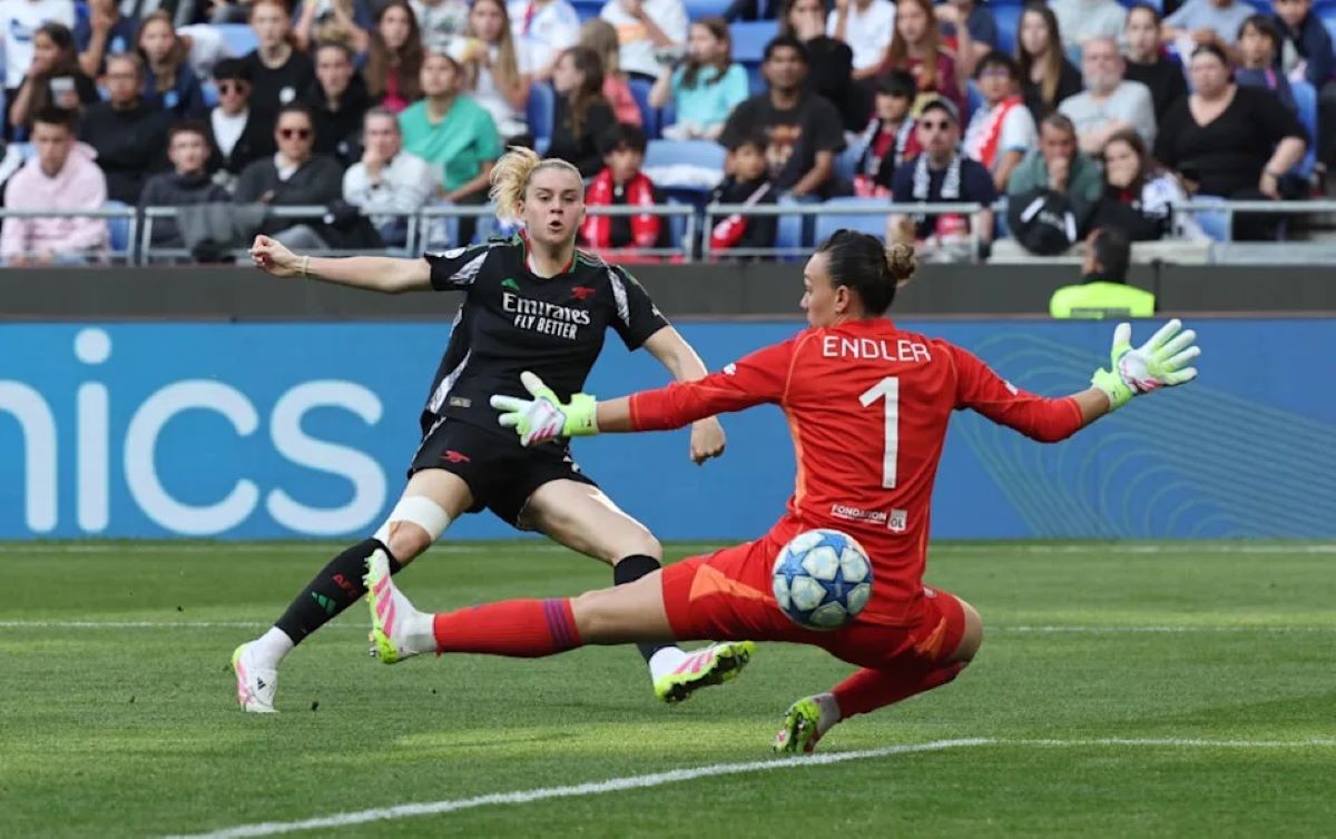 Arsenal Women Stun Lyon to Reach Champions League Final